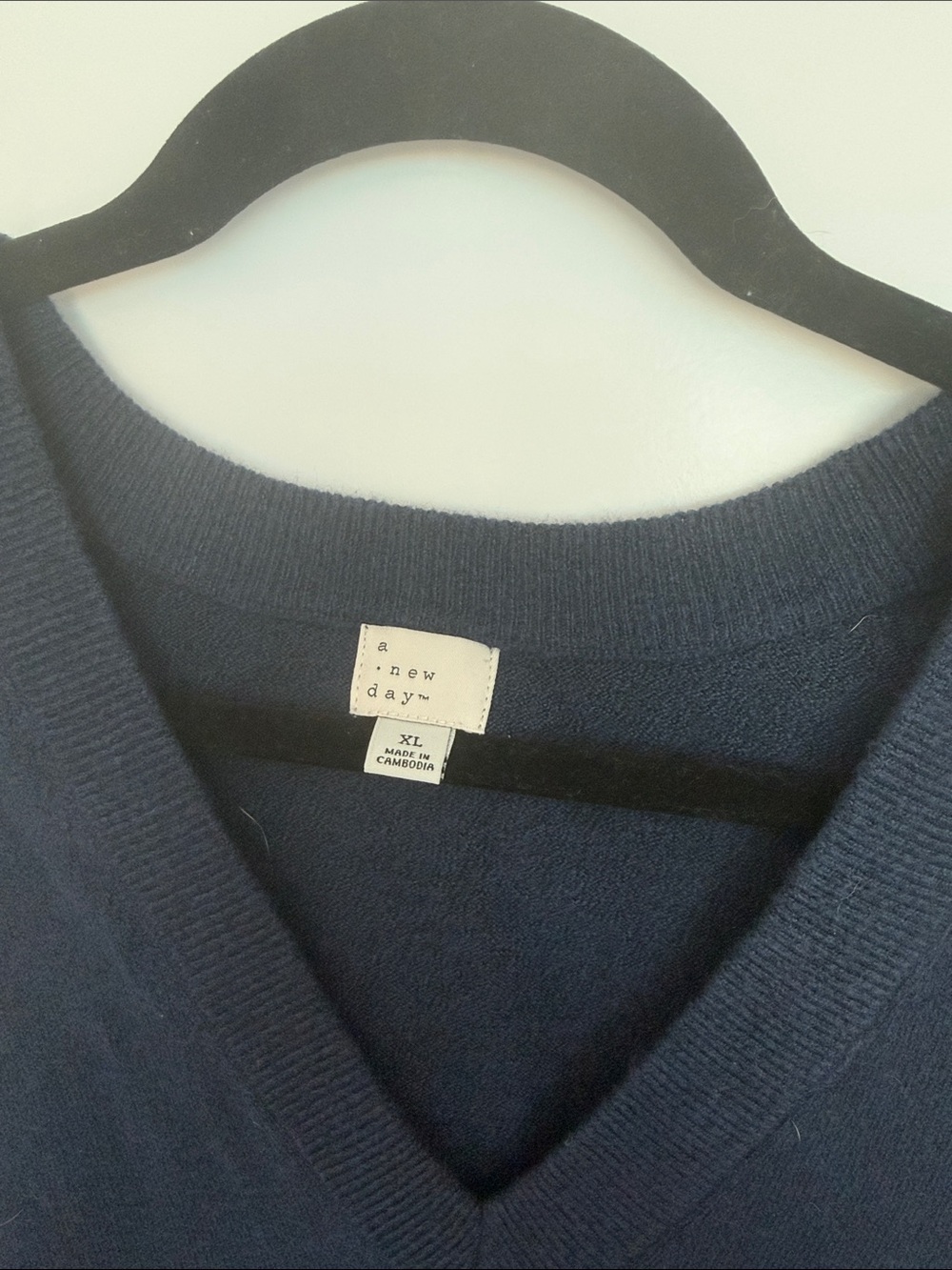 Classic women’s V-Neck Sweater in Navy - Picture 2 of 3